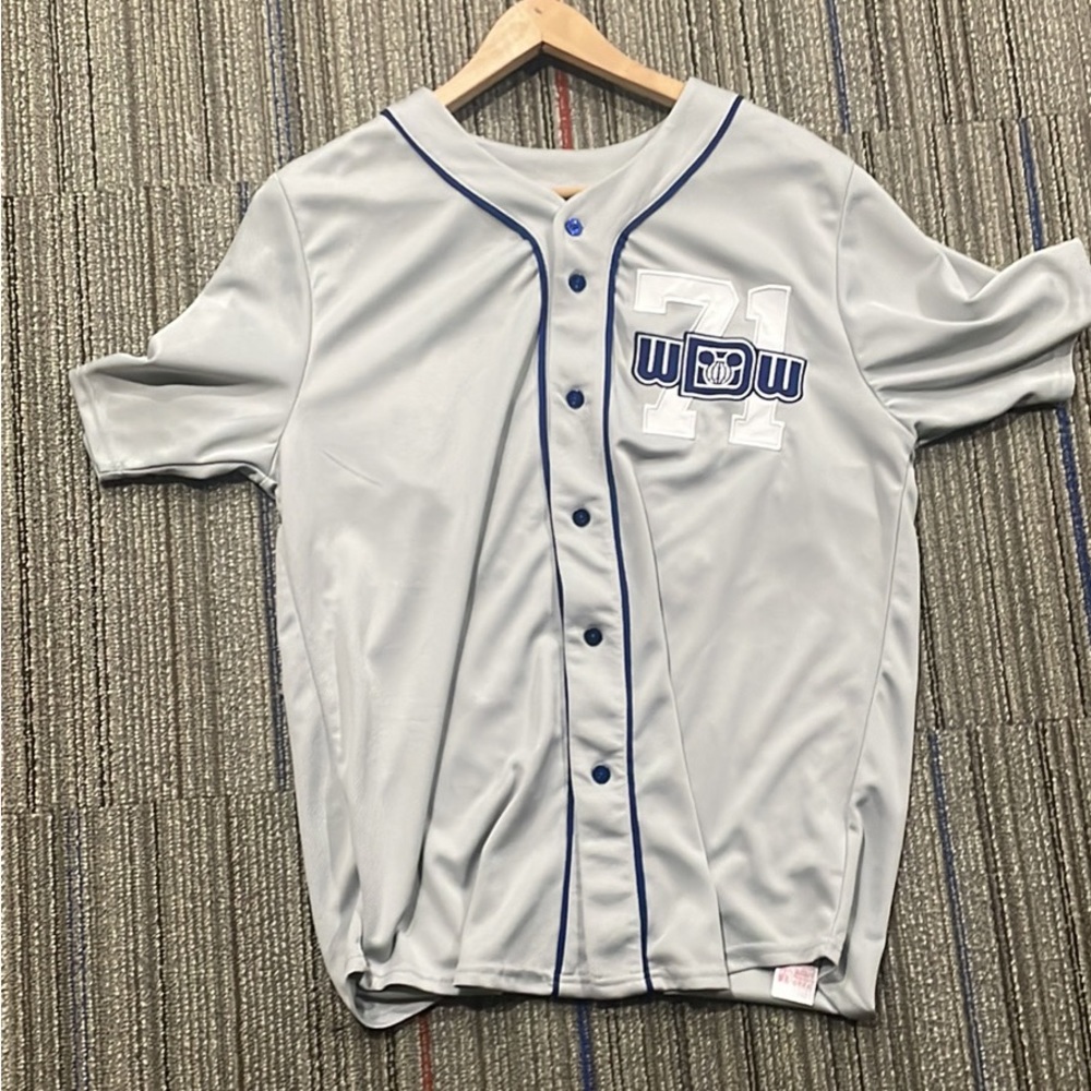 Disney World Baseball jersey size medium